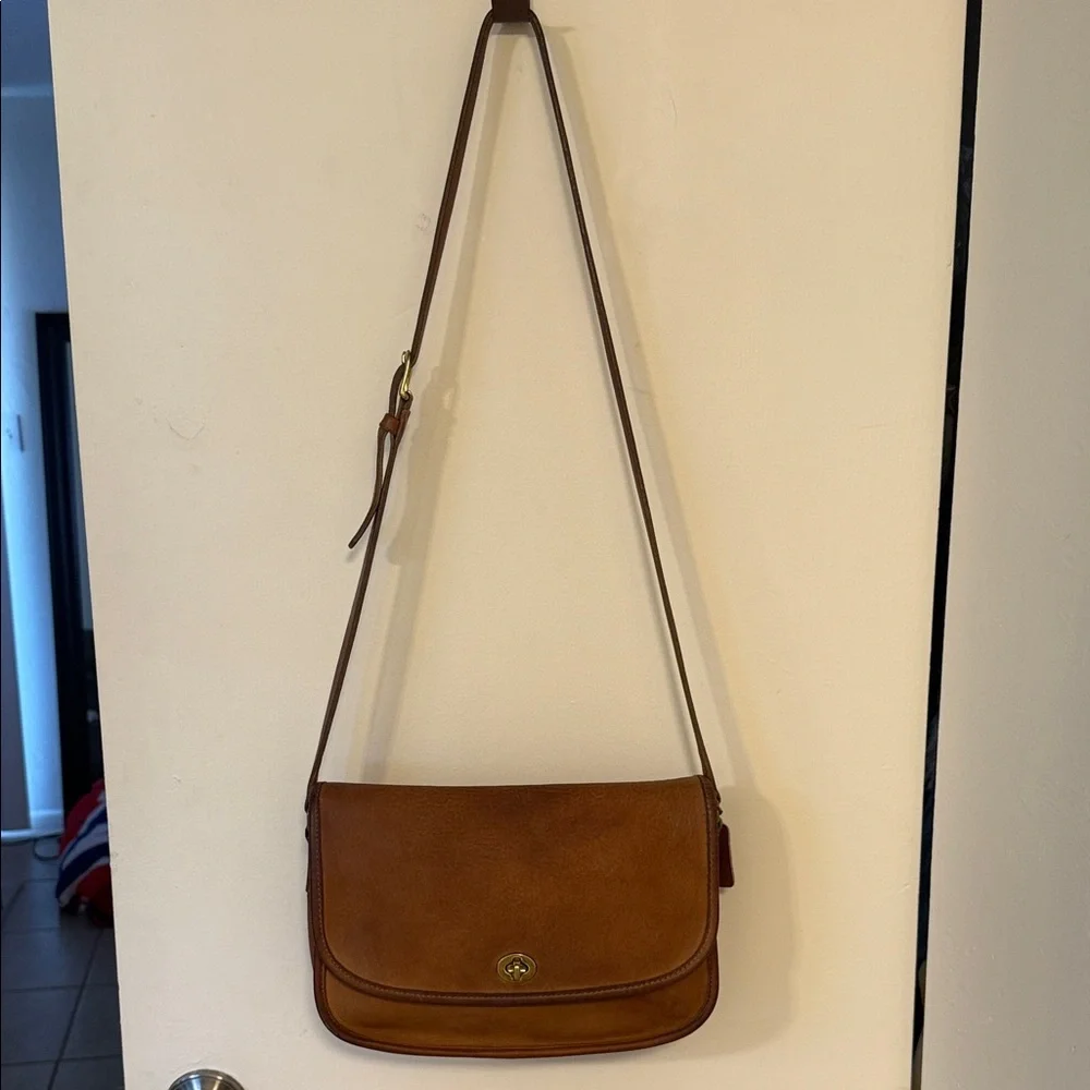 Vintage Coach City Bag - Picture 5 of 17